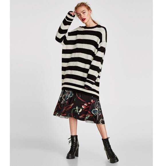 Zara Dress with Bow at the Neck - Picture 7 of 8